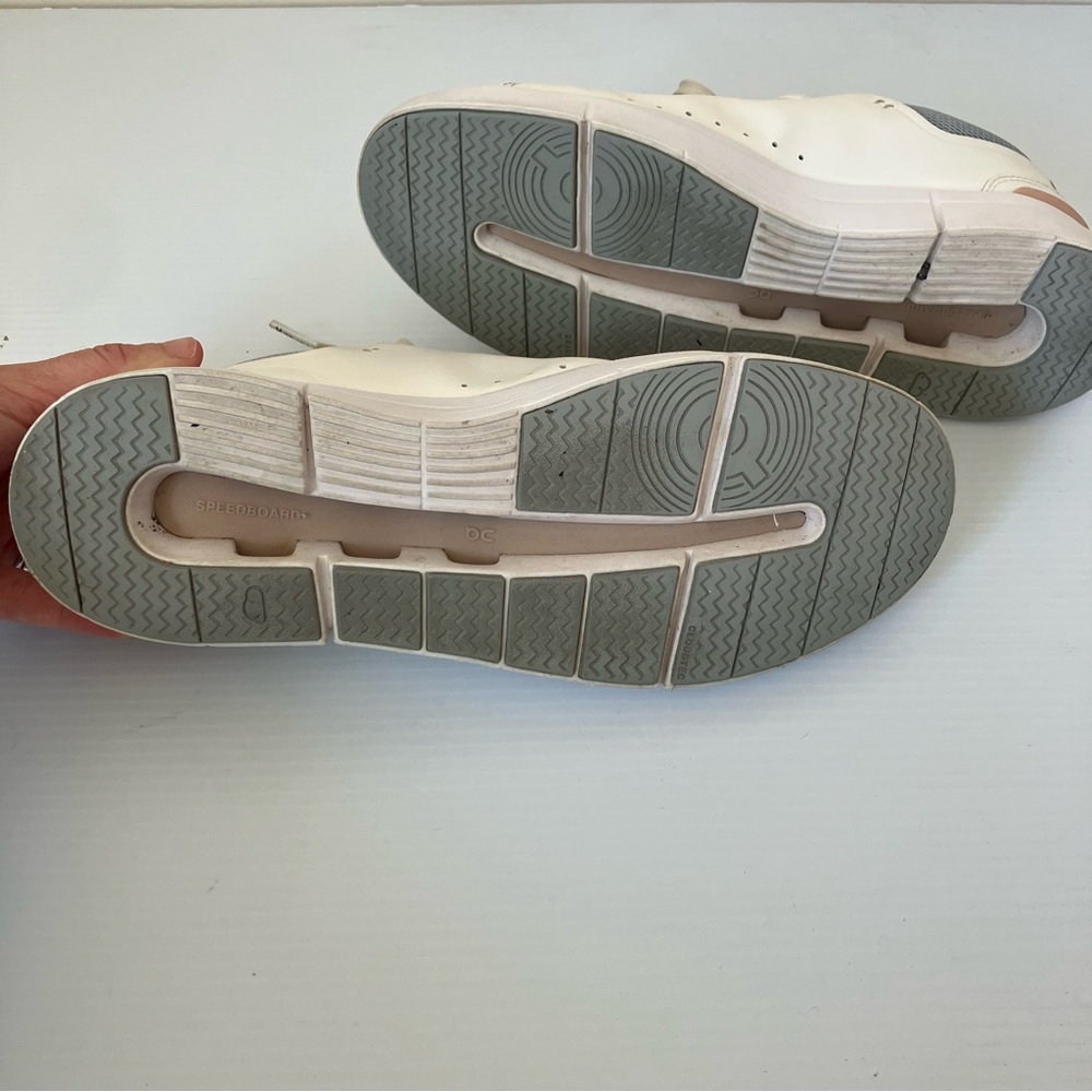 On Running Womens The Roger Advantage Tennis Inspired Sneakers size 8 - Picture 7 of 10